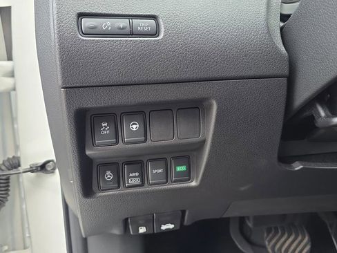 Used 2022 Nissan Rogue Sport SL w/ Premium Package image 11