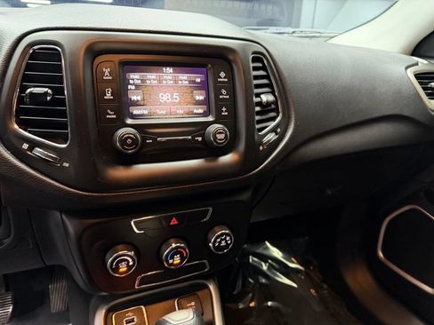 Used 2018 Jeep Compass Sport FWD image 25
