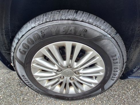 Used 2015 Chrysler Town & Country Touring-L w/ Driver Convenience Group FWD image 38