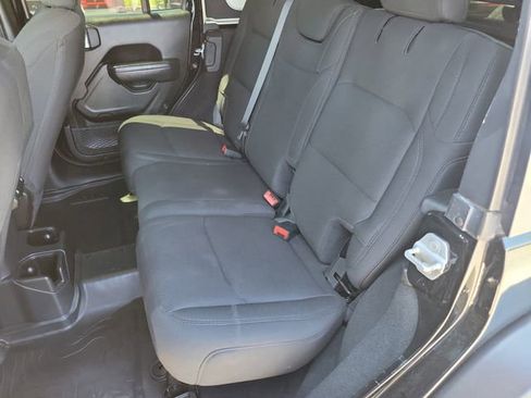 Used 2022 Jeep Wrangler Unlimited Sport AWD/4WD image 25