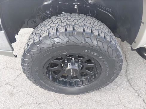 Used 2005 Chevrolet Silverado 2500 LS w/ Heavy-Duty Power Package image 19