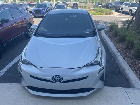 Used 2018 Toyota Prius Two image 2