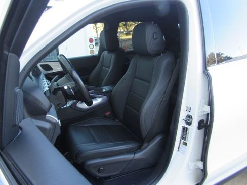 Used 2024 Mercedes-Benz GLE 450e 4MATIC image 6