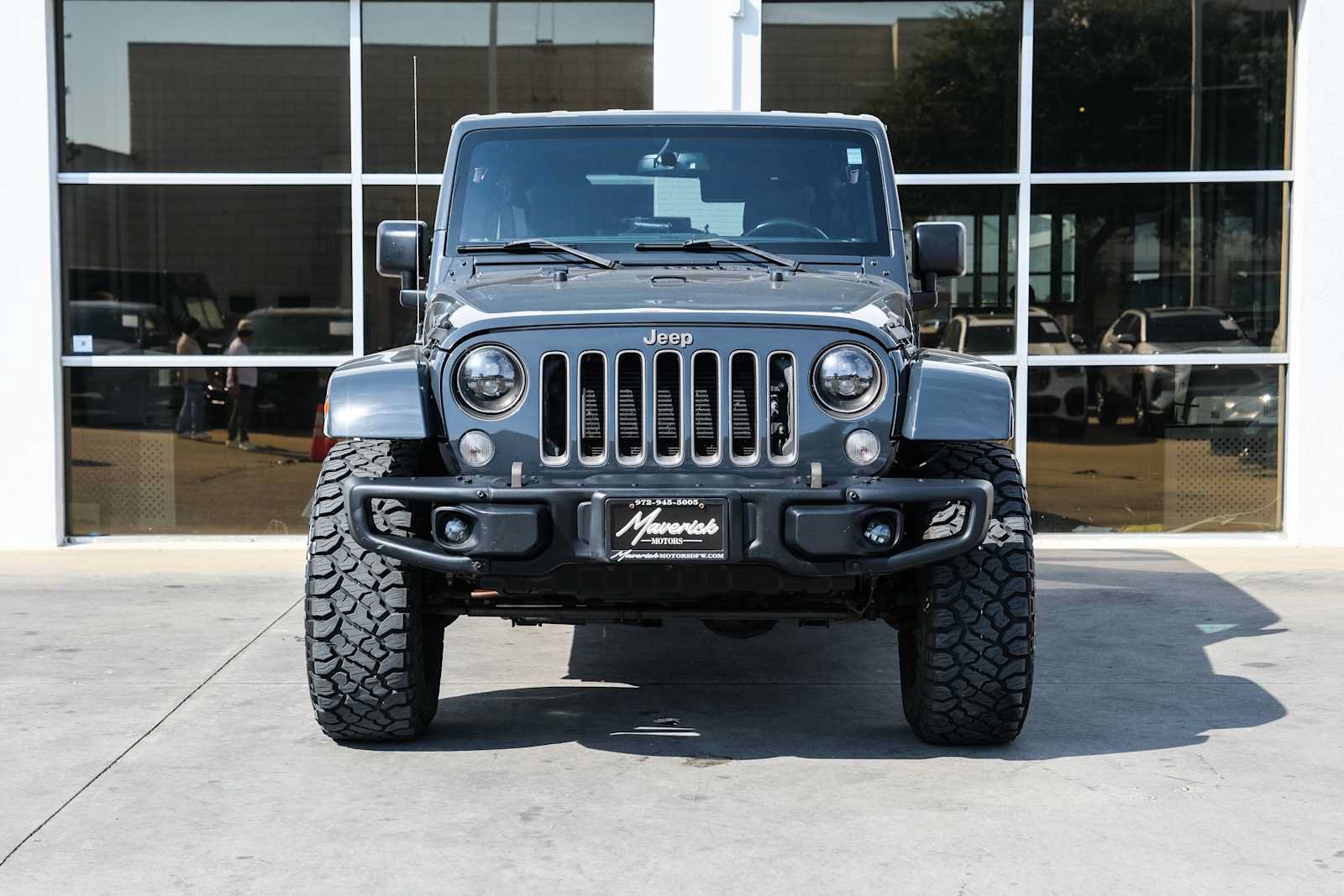 Used 2018 Jeep Wrangler Unlimited Sport AWD/4WD image 2