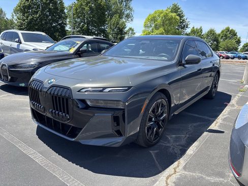 Certified 2023 BMW 740i RWD image 12