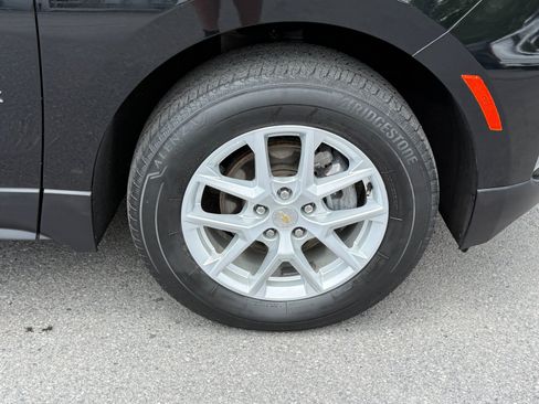 Used 2024 Chevrolet Equinox LT AWD/4WD image 12