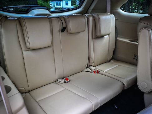 Used 2018 Toyota Highlander Limited AWD/4WD image 16