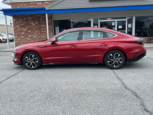Used 2024 Hyundai Sonata SEL AWD/4WD image 2