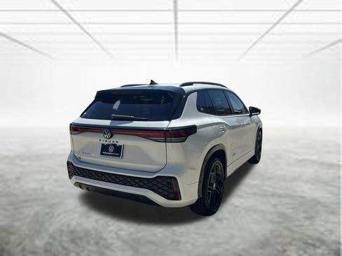 New 2026 Volkswagen Tiguan SE R-Line FWD image 5