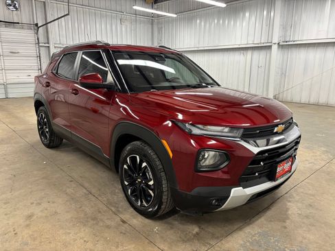 Used 2023 Chevrolet TrailBlazer LT w/ Convenience Package FWD image 1