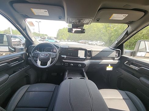 New 2025 GMC Sierra 2500 SLT w/ SLT Convenience Package image 31