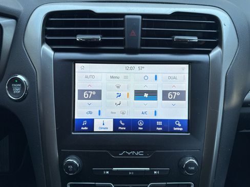 Certified 2019 Ford Fusion SE image 5