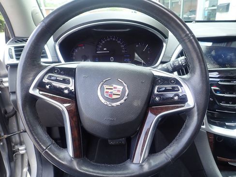Used 2016 Cadillac SRX Luxury AWD/4WD image 7