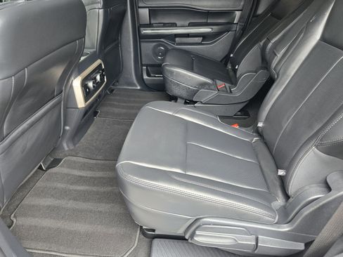 Used 2024 Ford Expedition XLT image 22
