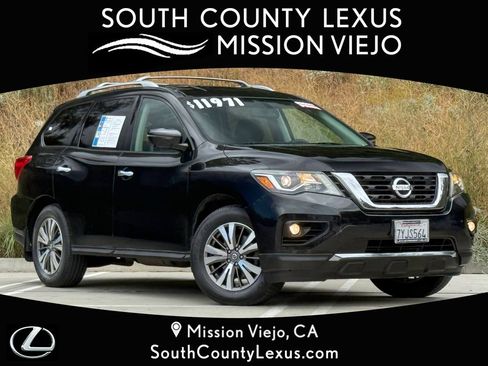 Used 2017 Nissan Pathfinder SL FWD image 1