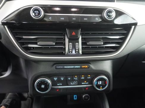 Used 2020 Ford Escape SE FWD image 29