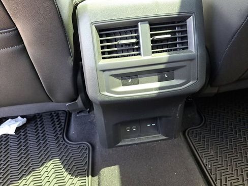 Used 2021 Volkswagen Atlas Cross Sport SEL Premium image 21