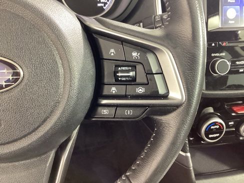 Used 2022 Subaru Forester Premium image 21