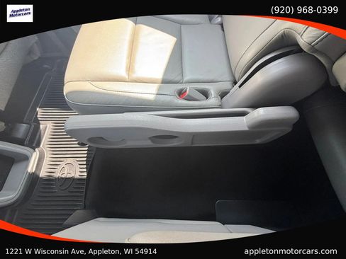 Used 2018 Toyota Highlander XLE AWD/4WD image 31