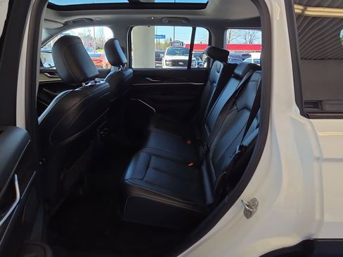 Used 2022 Jeep Grand Cherokee Limited 4xe w/ Luxury Tech Group II AWD/4WD image 30
