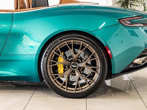 Used 2025 Aston Martin DB12 Convertible RWD image 7