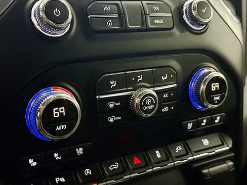 Used 2019 GMC Sierra 1500 SLT AWD/4WD image 17