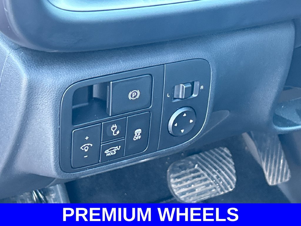 Used 2023 Hyundai Ioniq 6 SEL AWD/4WD image 14