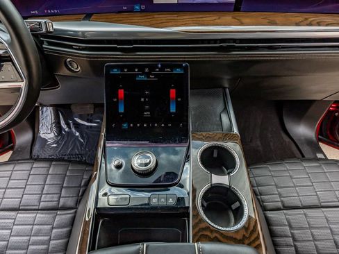 Used 2025 Cadillac Escalade Sport Platinum AWD/4WD image 28
