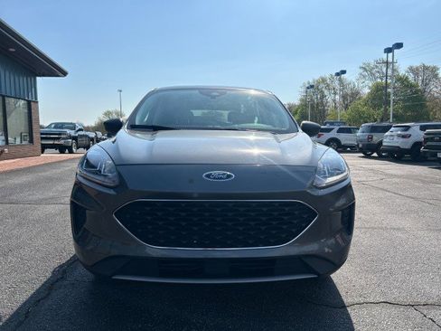 Used 2022 Ford Escape SE w/ Cold Weather Package AWD/4WD image 3