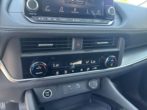 Used 2023 Nissan Rogue SV FWD image 22