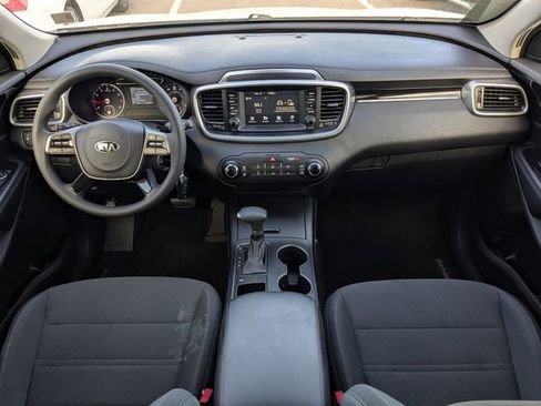 Used 2019 Kia Sorento LX image 19