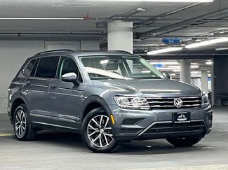 Used 2020 Volkswagen Tiguan SE w/ Panoramic Sunroof Package video 2