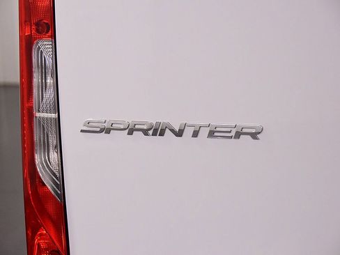 Used 2025 Mercedes-Benz Sprinter 2500 image 10