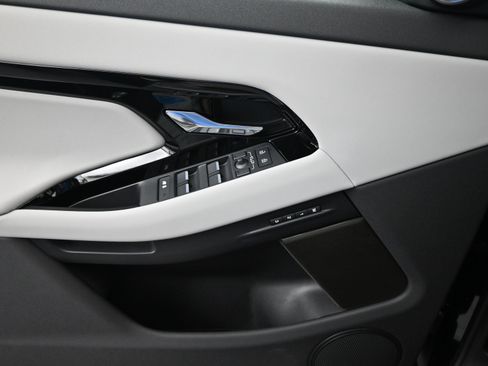 New 2026 Land Rover Range Rover Evoque S image 12