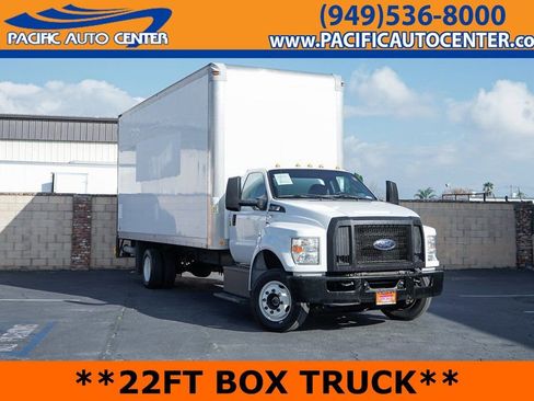 Used 2017 Ford F650 2WD Regular Cab Super Duty image 1