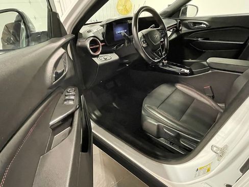 Used 2024 Chevrolet Trax RS image 19