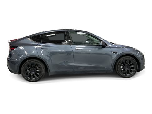 Certified 2022 Tesla Model Y Long Range AWD/4WD image 7