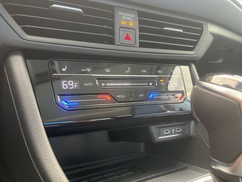 New 2026 Volkswagen Jetta SE FWD image 18
