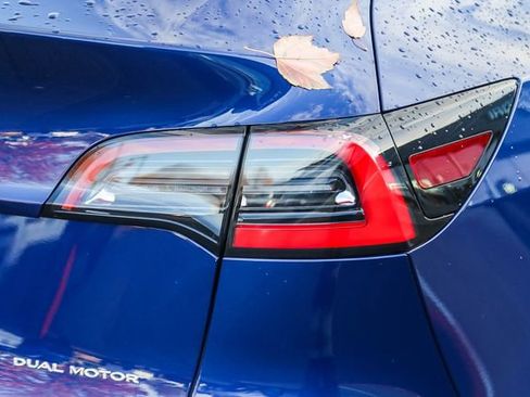 Used 2020 Tesla Model Y Long Range image 10