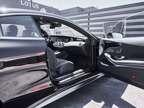 Used 2016 Mercedes-Benz S 63 AMG 4MATIC Coupe image 23