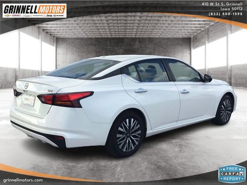Used 2024 Nissan Altima 2.5 SV FWD image 5