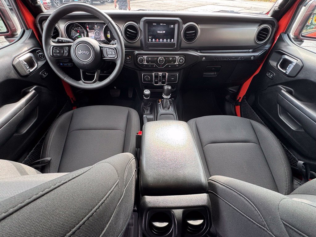Used 2023 Jeep Wrangler Unlimited w/ Convenience Group AWD/4WD image 15