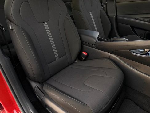 Certified 2025 Hyundai Elantra SE w/ Cargo Package image 21