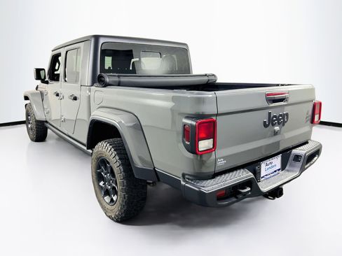 Used 2023 Jeep Gladiator Willys image 7