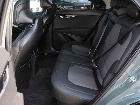 Used 2025 Kia Niro EX Touring FWD image 18
