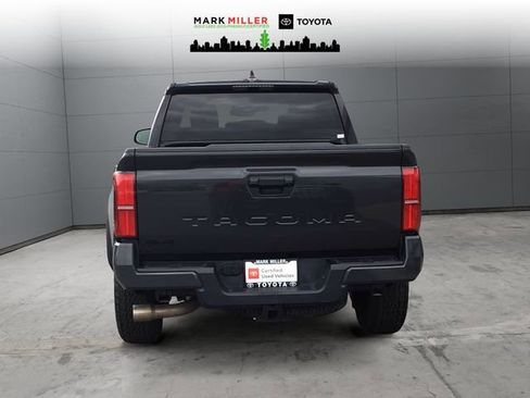 Used 2025 Toyota Tacoma TRD Off-Road image 4