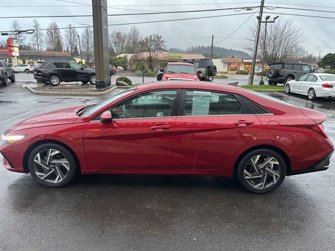 Certified 2025 Hyundai Elantra SEL image 6