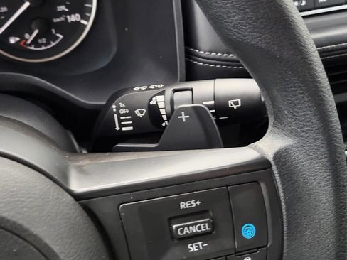 Used 2024 Nissan Rogue SV AWD/4WD image 32