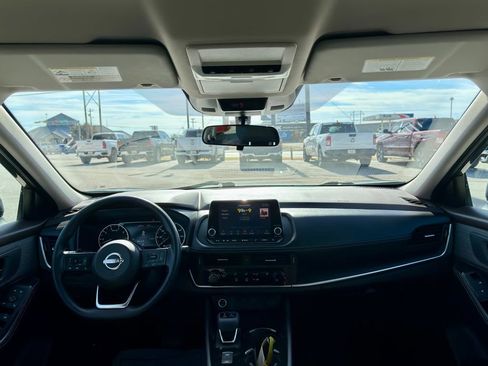 Used 2022 Nissan Rogue S image 15