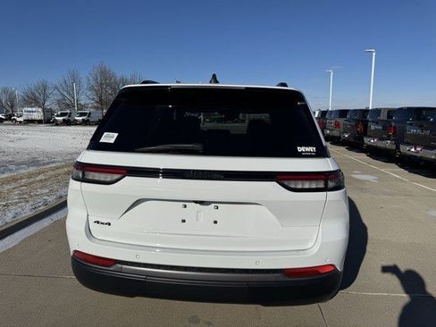 New 2026 Jeep Grand Cherokee Altitude image 6